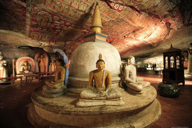 08 Nights in Magical Sri Lanka - Kandy: Sacred Tooth Relic, forest walks, and a market that feeds you visually