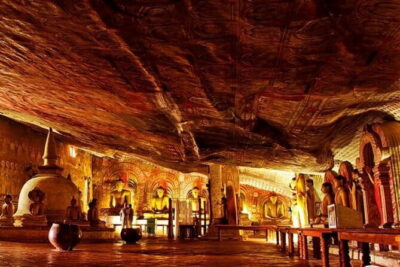 4 Days of Discovery and Delight in Sri Lanka - Day 2: Kandy’s sacred tooth relic, tea estates, and a waterfall stop