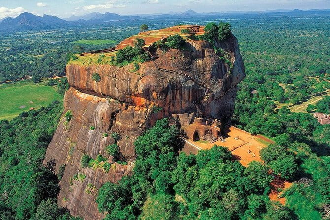 4 Days Private Tour In Sri Lanka - Day 3: Sacred Tooth Relic, Ramboda Waterfall, and Ceylon tea in hill-country style