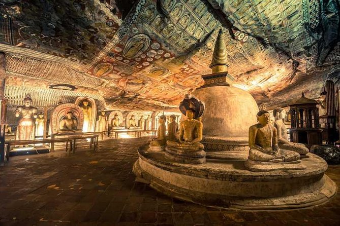 6 Days Nature And Culture Tour - Day 5: Ramboda Falls and Kandy’s Sacred Tooth Relic era