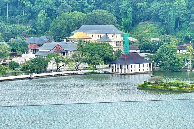 6Days Hill country Private Tour in Sri Lanka - Day 1: Katunayaka to Kandy, With a Real Cultural Center