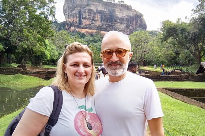 7 Days Sri Lanka Sightseeing Tour - Day 3: Ramboda Waterfall, tea gardens, and cool Nuwara Eliya air
