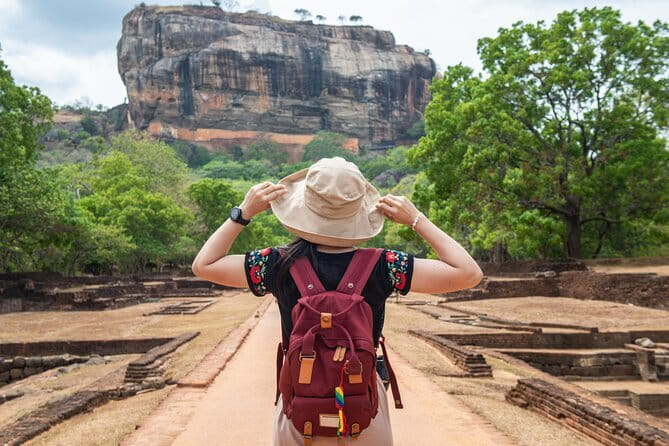 All Inclusive 5-Days Highlights of Sri Lanka - Sigiriya and Dambulla: rock fortress drama plus cave-temple calm