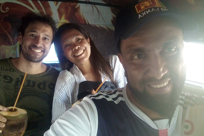 All inclusive colombo Tuk Tuk city tour - The 4-hour route: Port City to Pettah’s mosques and temples