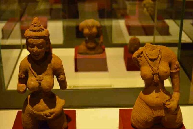 All-inclusive Day Tour of Sigiriya & Dambulla from Colombo - Dambulla Golden Temple: Cave Art and the Golden Buddha Statue