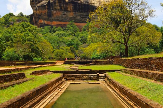 All-inclusive Day Tour of Sigiriya & Dambulla from Colombo - Lunch Included: A Real Break on a Long Day