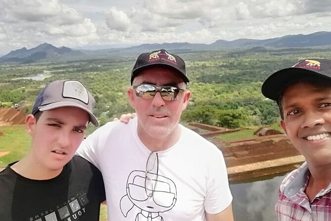 All Inclusive Sigiriya and Dambulla Private Day Tour from Colombo - Your guide and driver: the human factor that turns a tour into a story