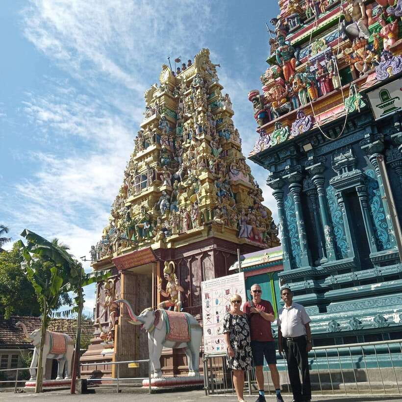 Ceylon Tea Experience from Colombo Port Passenger Terminal - Shopping reality check: Gem Museum and Galle Face market time