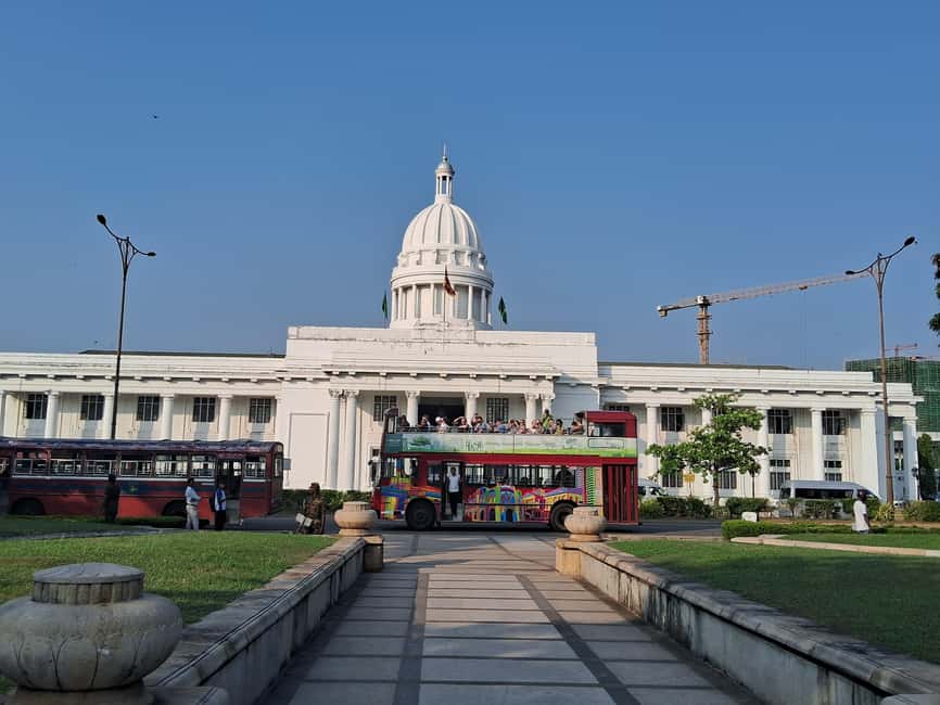 Colombo: City Sightseeing Tour by Car with Driver-Guide - Pettah Market and the Red Mosque: multicultural Colombo on full display