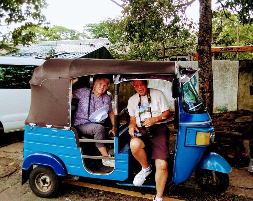 Colombo: City Tour by Tuk Tuk with Pickup - All Inclusive - Pettah Floating Market and Pettah Market: Shopping, Spices, and Street Energy