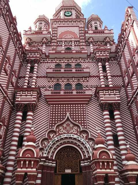 Colombo City Tour with Entry Tickets & Hotel Pickup - Pettah Market and Old Colombo Dutch Hospital: Shopping With a Guide’s Safety Net