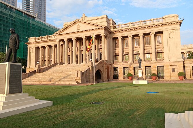 Colombo City Tuk Tuk - A Final Built-Memory Stop: Cargills Building