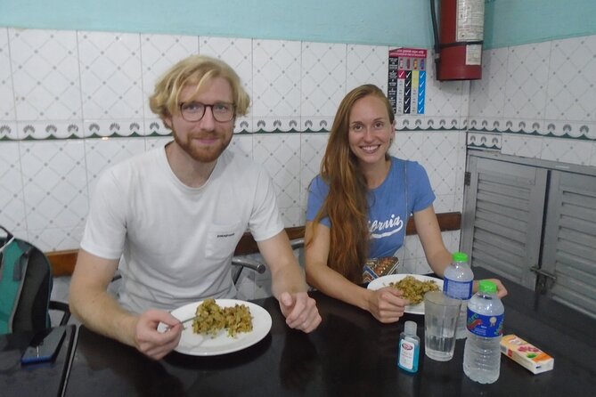 Colombo Express Food Tour with 9 + Tastings - Tea shop and dessert: what to expect beyond pure street food