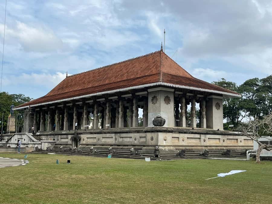 Colombo: Guided City Tour with Entry Tickets - Transportation, Timing, and What to Bring