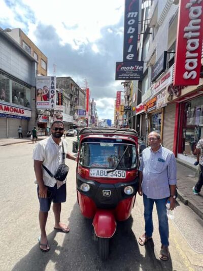 Colombo: Local Food Tour & Sightseeing by Tuk-Tuk with Meals - The food lineup: kottu, egg hoppers, pittu, crab curry, and falooda