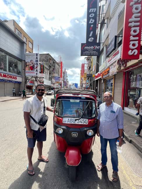 Colombo: Local Food Tour & Sightseeing by Tuk-Tuk with Meals - The food lineup: kottu, egg hoppers, pittu, crab curry, and falooda