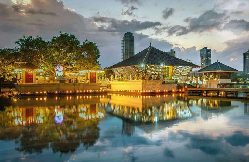Colombo: One Day Private City Tour With Gangaramaya Temple - Independence Memorial Hall and the Kandyan-style stone details