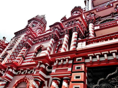 Colombo: One Day Private City Tour With Gangaramaya Temple - Gangaramaya Temple on Beira Lake: Buddha statues and the museum that explains them