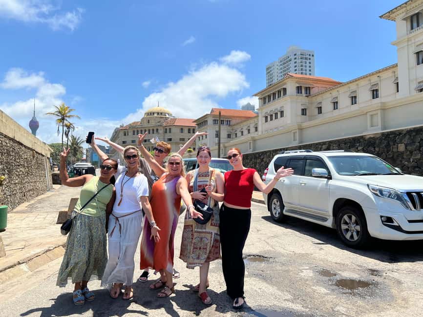 Colombo: Private City Tour by Tuk Tuk with Hotel Pickup - Pettah Shopping Hour: Textiles, Handcrafts, and Spices