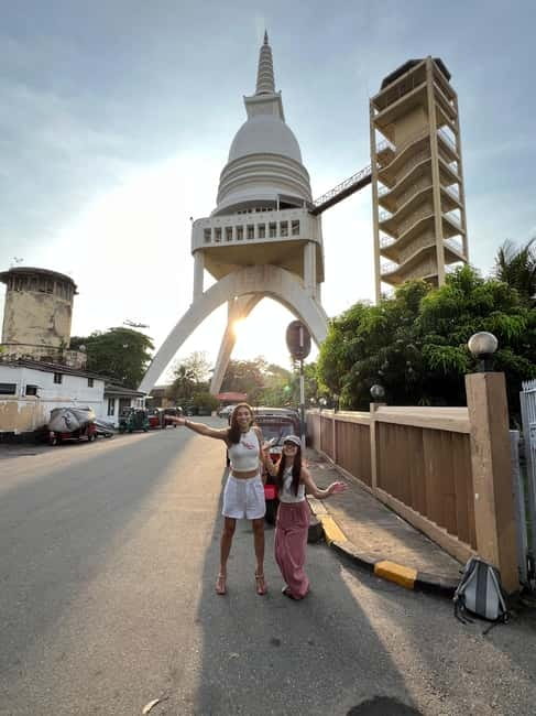 Colombo: Private City Tour with Local Food Tour by Tuk-Tuk - The City Loop by Tuk-Tuk: Old Parliament, Lighthouse, Maritime Museum