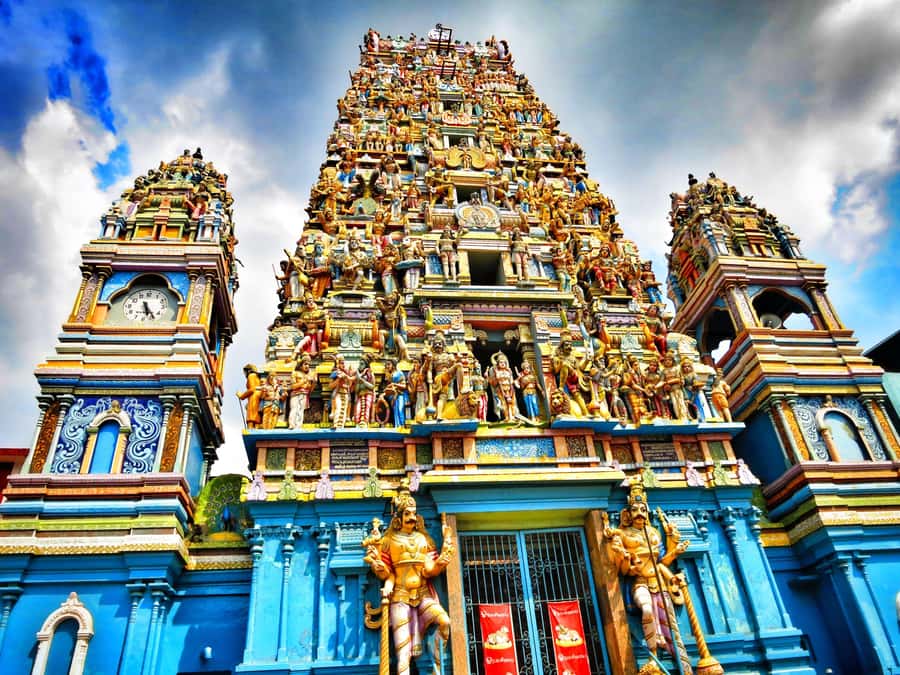 Colombo: Private Guided Tour of the City by Tuk-Tuk - Viharamahadevi Park and Independence Square: calm breaks with context