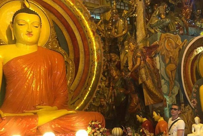 Colombo Private guideTour byTuk Tuk Morning Evening All inclusive - Pettah energy and quick photo breaks that keep the day fun