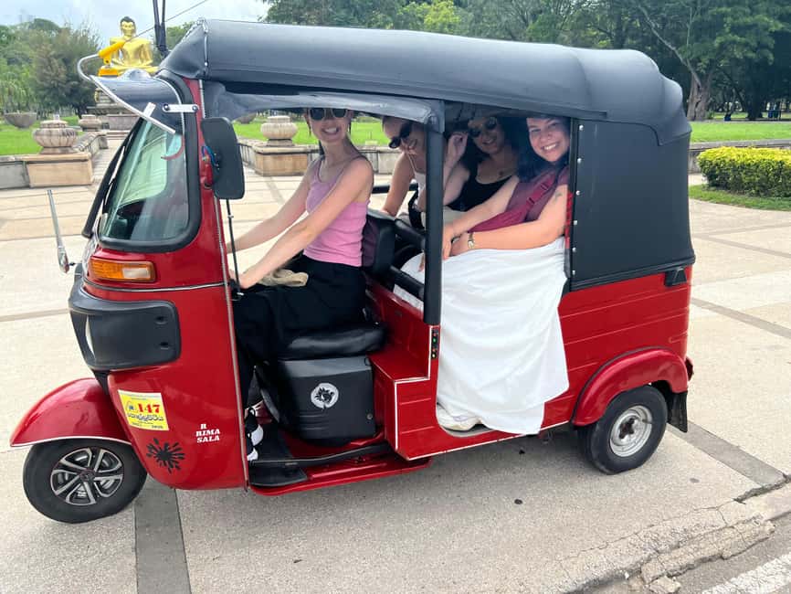 Colombo: Private Tuk-Tuk City Tour with All Entry Fees - Pettah market stops: Keyman Gate energy and time to shop