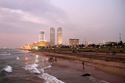 Day Colombo City Tour - Gangaramaya (Vihara) Temple: the cultural stop with real atmosphere