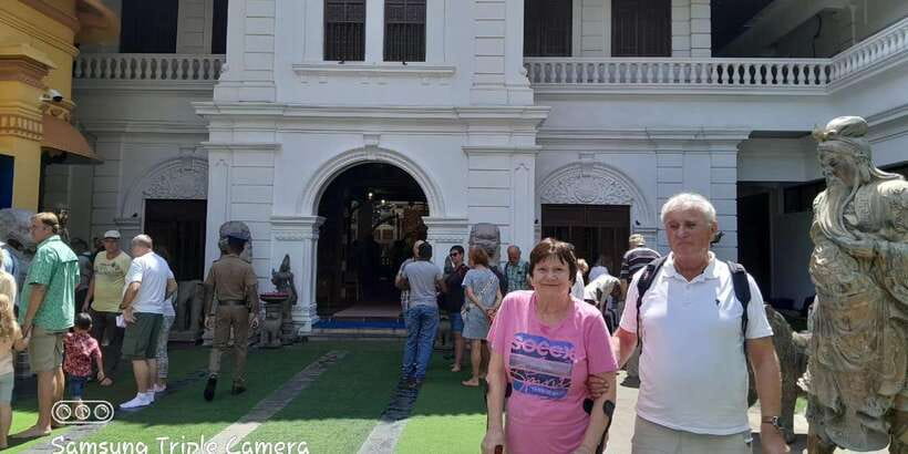 Explore The Colombo City by Private Tuk Tuk or Car - The Western Province stop: shopping time and the gem mine mention