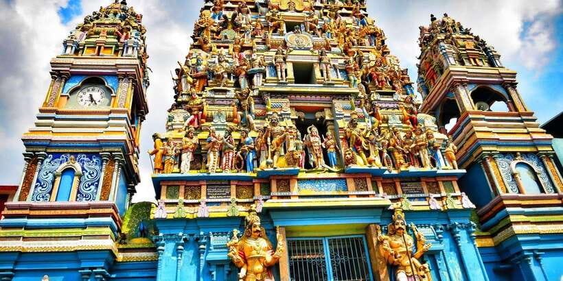 Explore The Colombo City by Private Tuk Tuk or Car - Gangaramaya Temple: a short stop that sets the tone