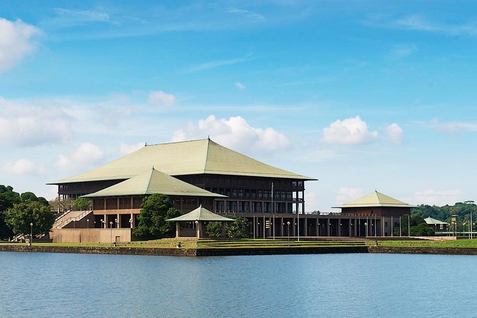 Full-Day Colombo City Tour (Private Car) - Lotus Tower, Pettah Markets, and the Religious Trio
