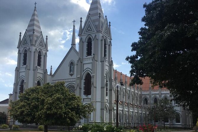 Half-Day Negombo City Tour with Ayurvedic Massage & Local Lunch - Dutch Fort and the refreshment break: history, then a reset