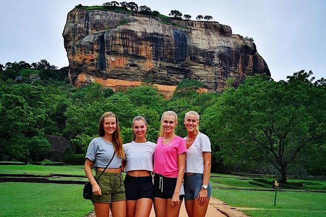 Kandy - Minneriya National park & Sigiriya Rock by tuk tuk tours - The 7am tuk tuk logistics and free Wi‑Fi between stops