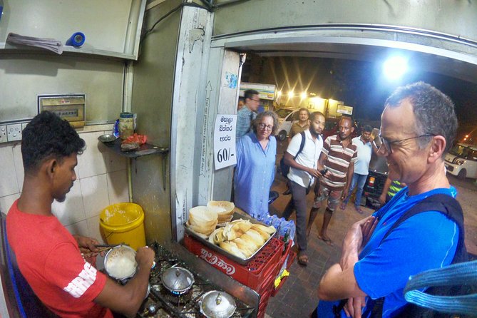 Luxury Night Cycle Tour of Colombo - Colombo’s waterfront-to-fort connection: Gangaramaya, Dutch Hospital, and “Slave Island” context