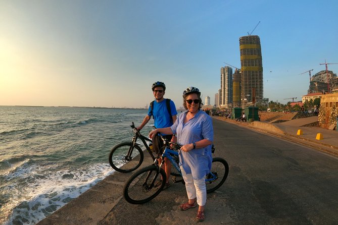 Luxury Night Cycle Tour of Colombo - Galle Face Green: Dutch cannon grounds, kite-flyers, and the iconic hotel view