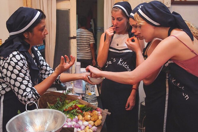 Market Tour and Cooking Class from Colombo - Lunch or dinner in the studio: why the sit-down matters