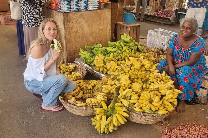Negombo Express Food Tour with 7+ Tastings - King Coconut Welcome Drink: A Cool Start That Makes Sense