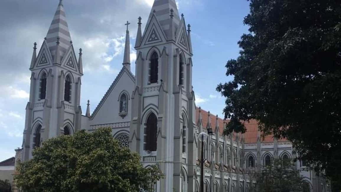 Negombo Private Tour: Market, Temples & Canal - Premium and Full-Day Options: How the Day Evolves