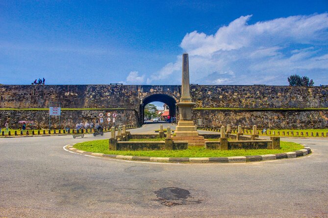 Private Galle Day Tour with Boat Safari & Tea Factory Visit - All Inclusive - Turtle hatchery and a Buddhist temple stop: wildlife meets spirituality