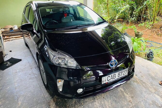 Private transfer from Colombo Airport to Bentota Hikkaduwa Galle - Meet-and-greet in the arrivals hall with your name sign