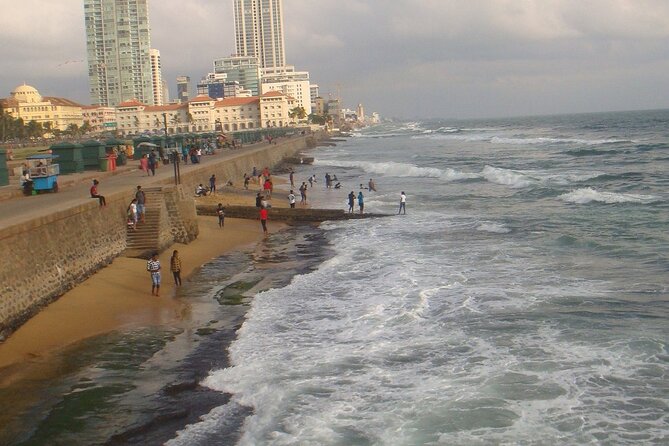Ride and Explore Colombo and Food By Tuk Tuk Tour All Inclusive - The Lotus Tower and Sambodhi Chaithya: Photo Stops with Meaning
