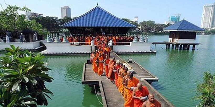 Shore Excursion Colombo Highlight Tour from Passenger Pier. - Gangaramaya Temple and Viharamahadvi Park: spiritual focus, then breathing space