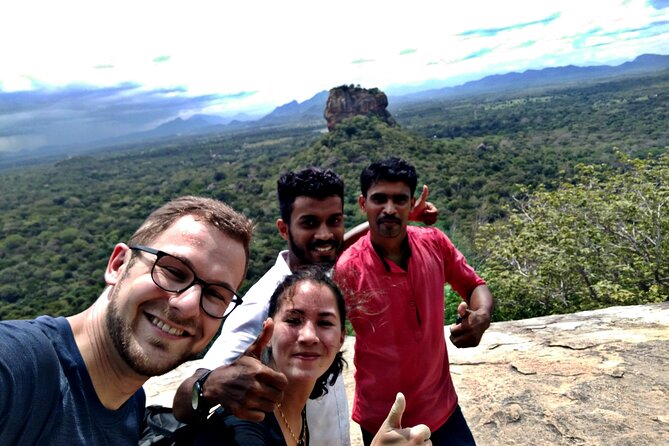 Sri Lanka Culture Tour - Kandy: Temple Culture and Hill-City Atmosphere