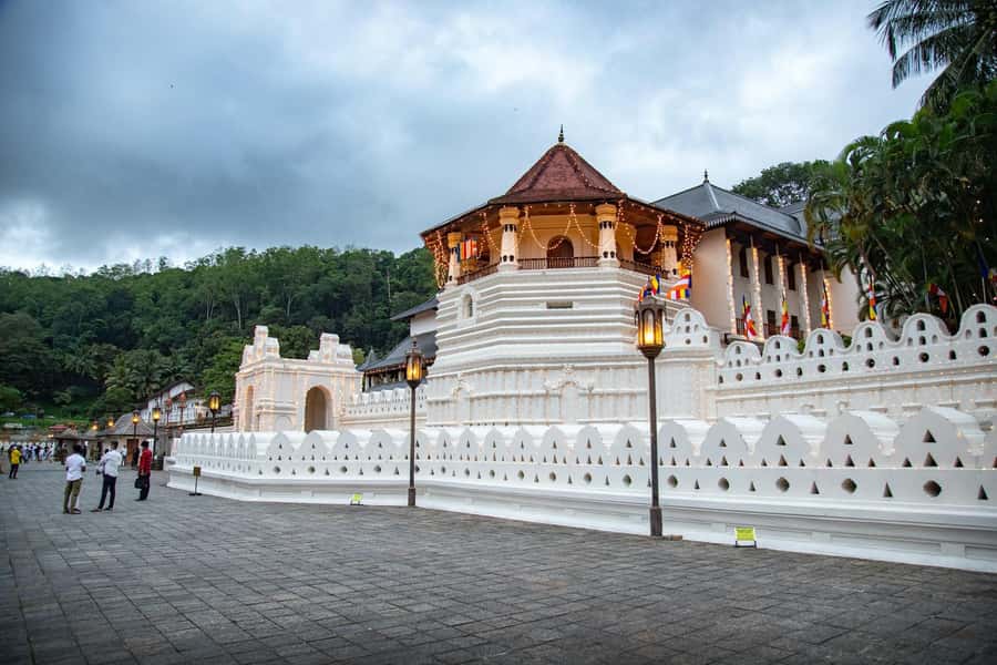 Sri Lanka Private 2-day Tour:Train Trip, Kandy, Nuwara Eliya - Should you book Sri Lanka Private 2-day Tour: Train Trip, Kandy, Nuwara Eliya?
