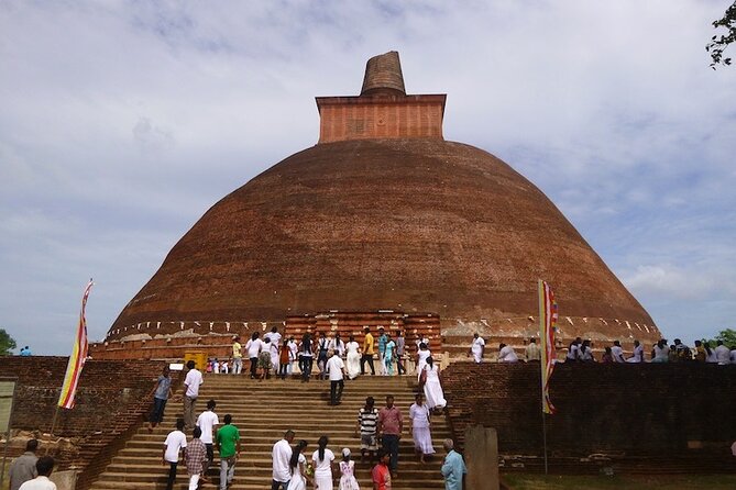 Sri Lanka Private Tour 8 days-Driver/vehicle/accommodation H/B - Price and what you’re really paying for