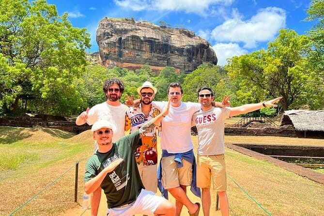 Sri Lanka Tour Plan - 14 Days - Private Transport And Hotel - Peradeniya gardens, gem center, wood carvings, and Kandyan dance
