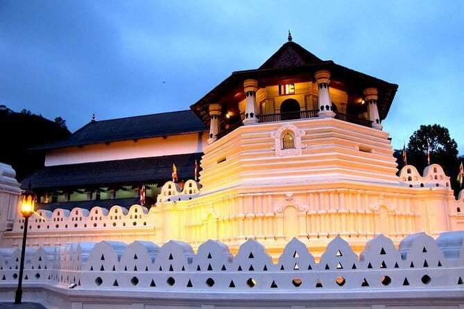 Tailor-made Multi-day Private Tour Packages in Sri Lanka - Day 1: Dutch Canal Calm and an Easy Start