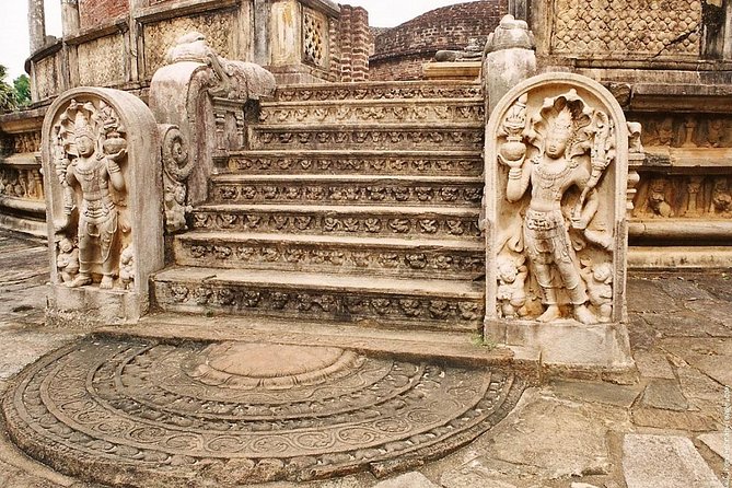 Tour Packages in Sri Lanka - Most Popular Round Tour - All in One Tour - UNESCO Ancient Cities: Anuradhapura, Sigiriya, and Polonnaruwa Fast