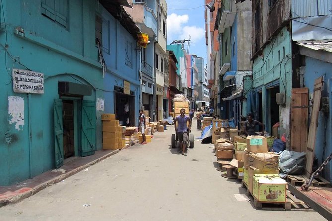 Tuk It Easy Colombo - Guides and drivers: English-speaking, street-smart, and fun