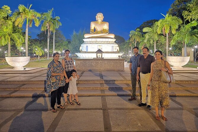 Tuk Tuk safari capital Colombo (Food and Entry Fees) Including - Town Hall quick stop and why it matters